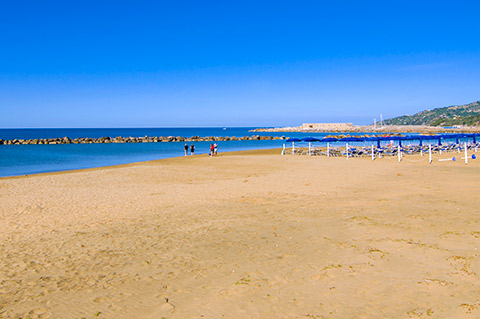 Foto di La spiaggia del Lungomare al centro di Casal Velino Marina